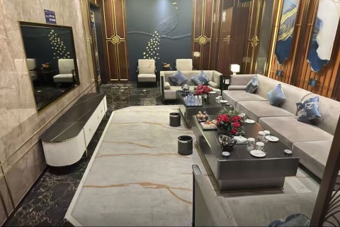 椰城夜场绽放职业梦想 寻找懂礼仪有气质的你